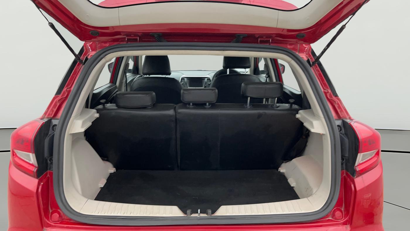 2019 Mahindra XUV300 W8 1.2 PETROL, Petrol, Manual, 44,463 km, Boot Open Zoomed View