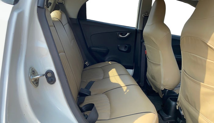 2017 Honda Brio VX MT, Petrol, Manual, 1,01,621 km, Right Side Rear Door Cabin