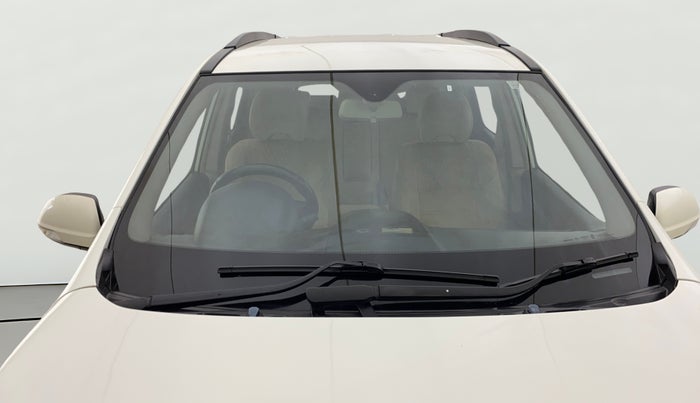 2017 Mahindra XUV500 W6, Diesel, Manual, 99,388 km, Front Windshield