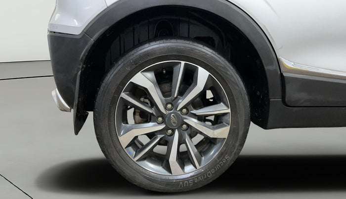 2021 Mahindra XUV300 W8 (O) 1.5 DIESEL, Diesel, Manual, 74,257 km, Right Rear Wheel