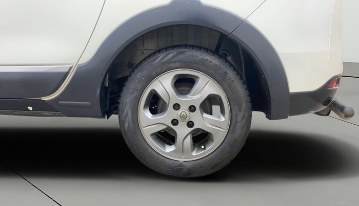 2015 Renault Lodgy 110 PS RXZ STEPWAY 8 STR, Diesel, Manual, 28,953 km, Left Rear Wheel