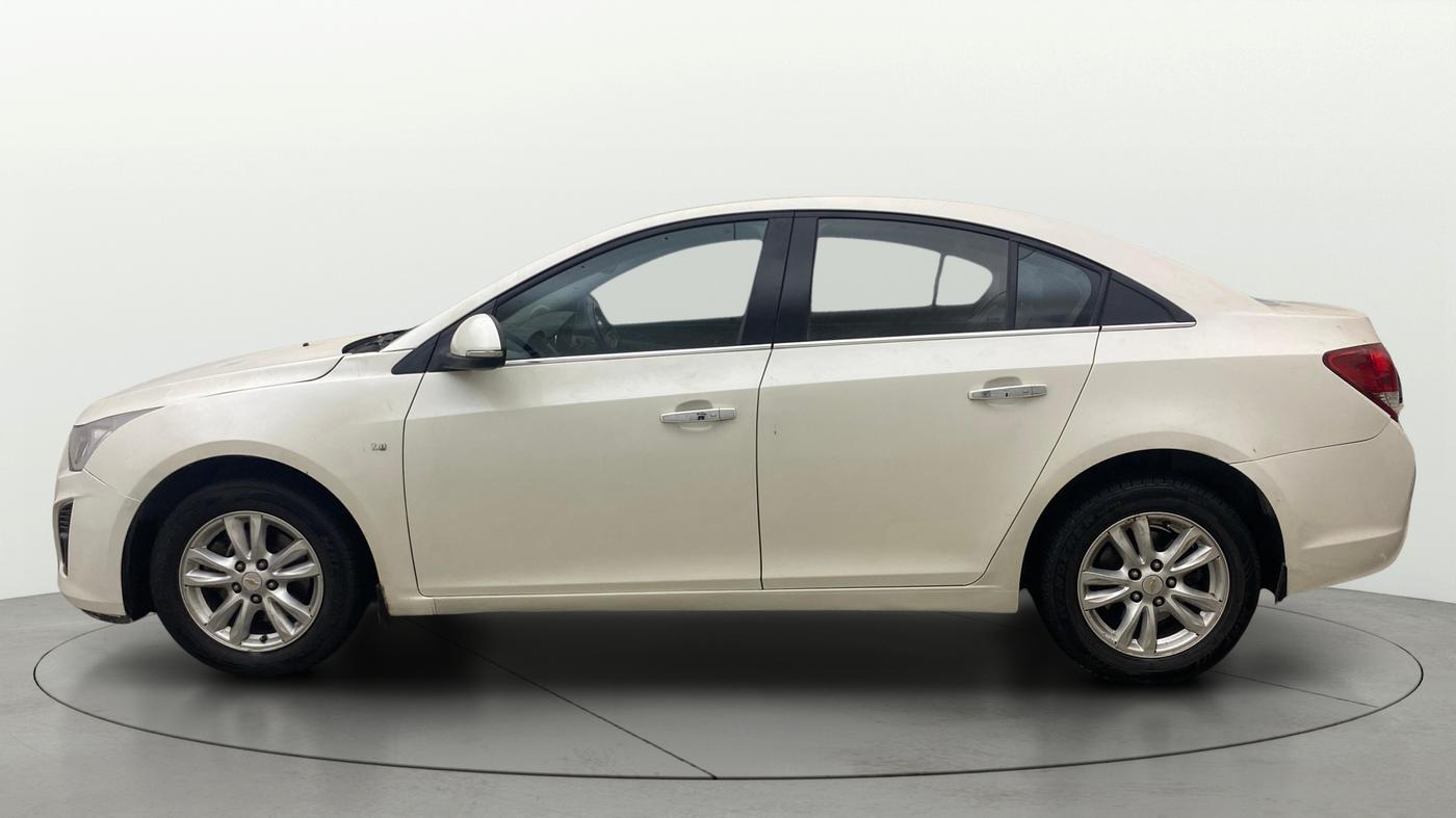 2015 Chevrolet Cruze LTZ, Diesel, Manual, 75,611 km, Left Side