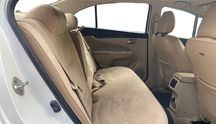 2017 Maruti Ciaz ALPHA 1.4 PETROL, Petrol, Manual, 54,714 km, Right Side Rear Door Cabin