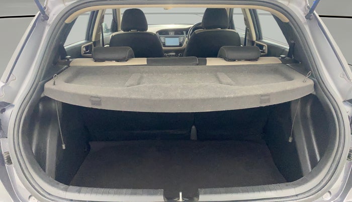 2016 Hyundai Elite i20 ASTA 1.2 (O), Petrol, Manual, 1,00,016 km, Boot Open Zoomed View