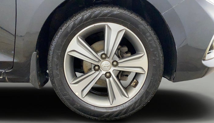 2018 Hyundai Verna 1.6 VTVT SX, Petrol, Manual, 74,702 km, Right Front Wheel