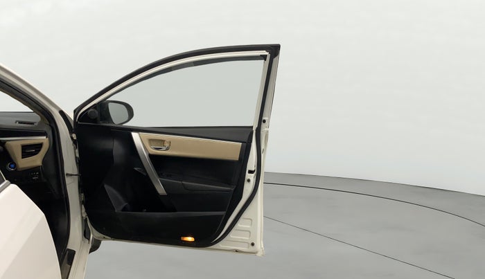 2015 Toyota Corolla Altis VL CVT PETROL, Petrol, Automatic, 63,955 km, RHS Front Door