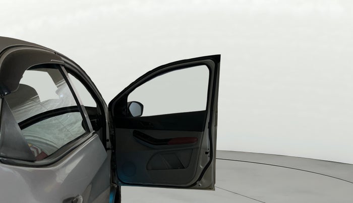 2021 Tata Tiago XT PETROL, Petrol, Manual, 47,869 km, RHS Front Door