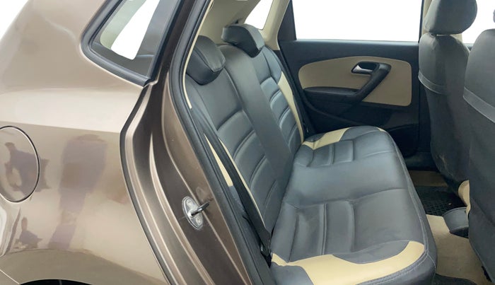 2017 Volkswagen Polo HIGHLINE1.2L, Petrol, Manual, 72,534 km, Right Side Rear Door Cabin