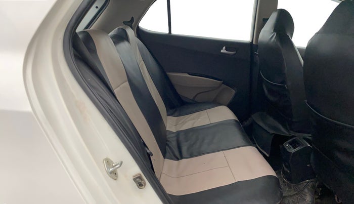 2015 Hyundai Grand i10 SPORTZ 1.2 KAPPA VTVT, Petrol, Manual, 81,870 km, Right Side Rear Door Cabin