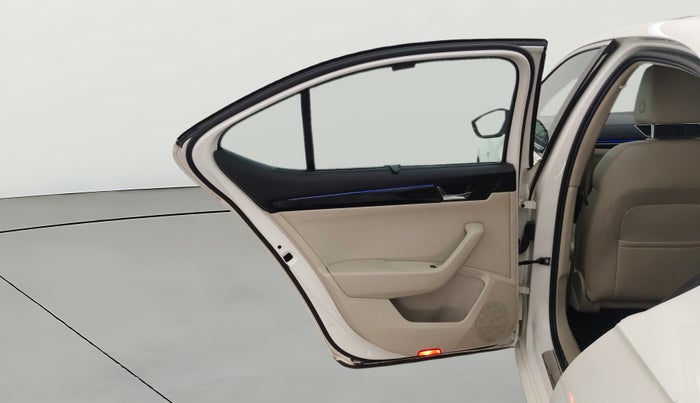 2016 Skoda Superb L&K 1.8 TSI AT, Petrol, Automatic, 44,516 km, LHS Rear Door