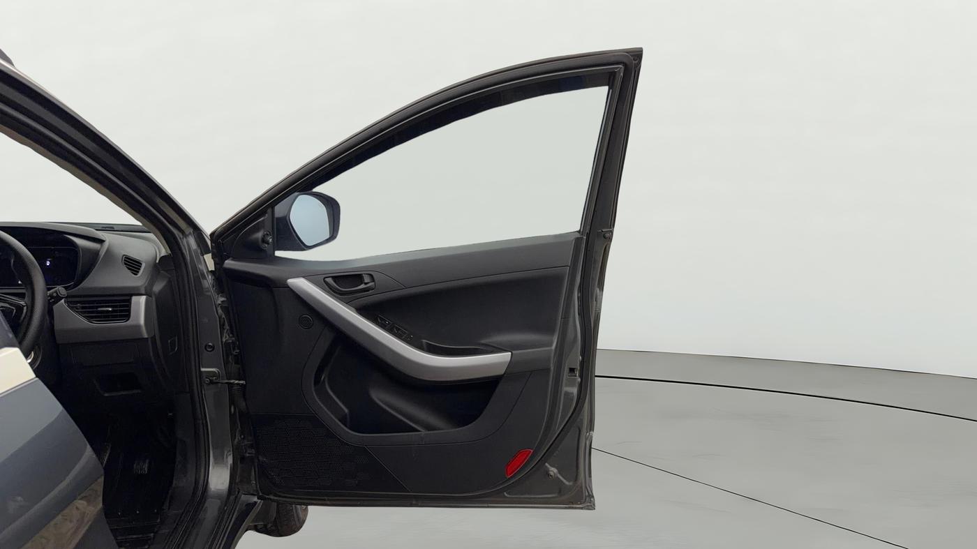 2023 Tata NEXON XM SUNROOF PETROL, Petrol, Manual, 20,885 km, RHS Front Door