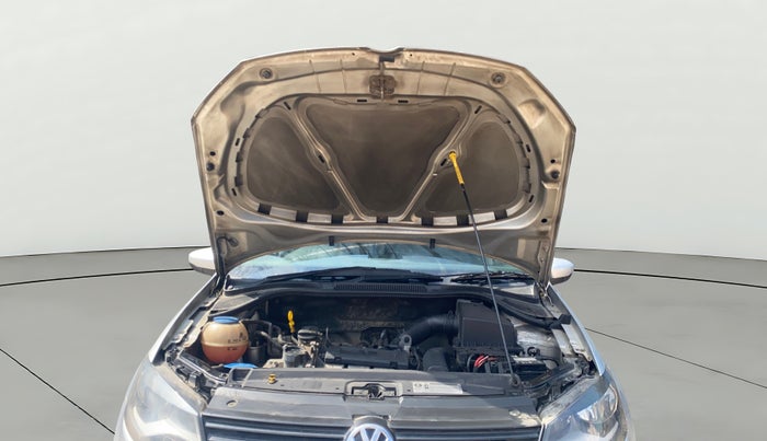 2015 Volkswagen Polo COMFORTLINE 1.2L, Petrol, Manual, 63,170 km, Open Bonet