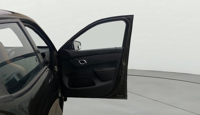 2018 Renault Kwid RXT 1.0 AMT, Petrol, Automatic, 45,654 km, RHS Front Door