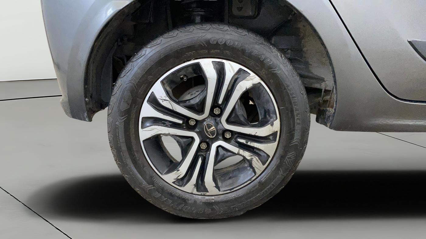 2022 Tata Tiago XZ PLUS CNG, CNG, Manual, 62,730 km, Right Rear Wheel