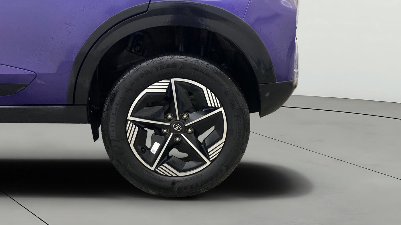 2023 Tata NEXON FEARLESS PURPLE + SUNROOF DCA DUAL TONE 1.2 PETROL, Petrol, Automatic, 29,236 km, Left Rear Wheel