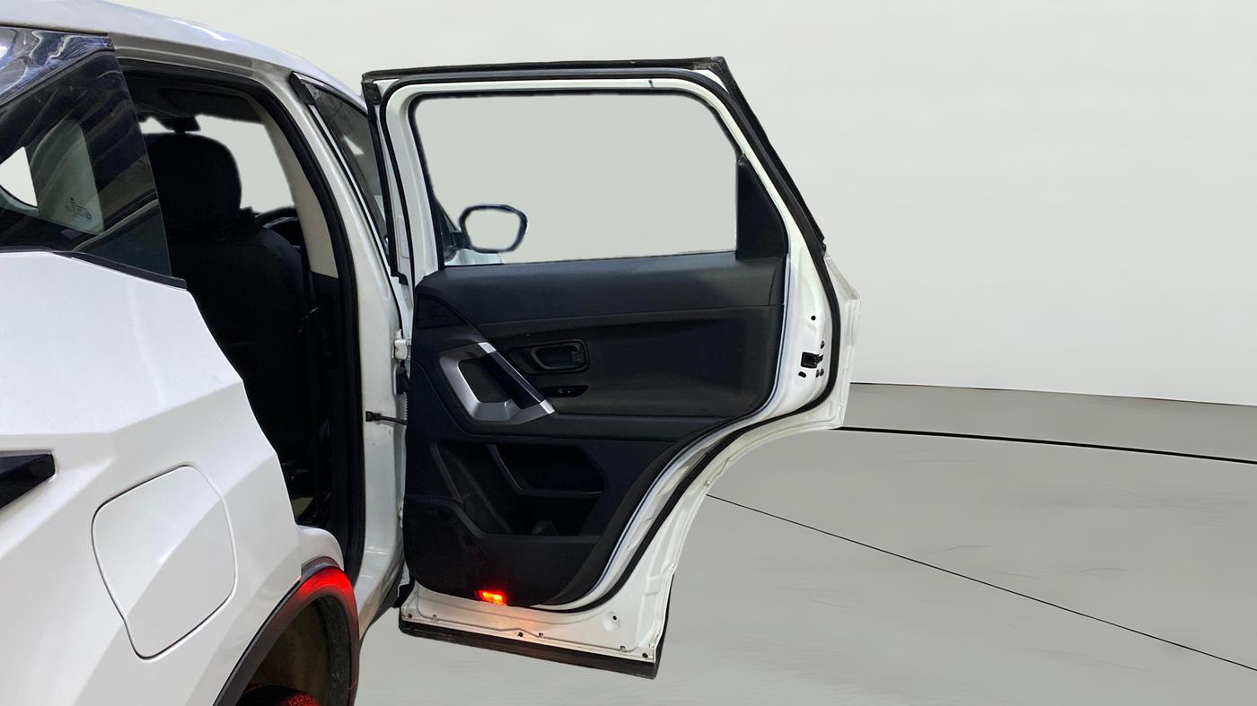 2022 Tata Harrier XMA SUNROOF 2.0L KRYOTEC, Diesel, Automatic, 1,20,097 km, RHS Rear Door