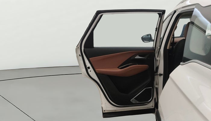 2023 MG HECTOR PLUS SHARP PRO 1.5 PETROL TURBO CVT 7 STR, Petrol, Automatic, 22,912 km, LHS Rear Door