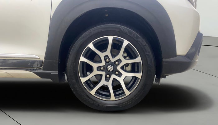 2023 Maruti XL6 ALPHA MT, Petrol, Manual, 23,892 km, Right Front Wheel