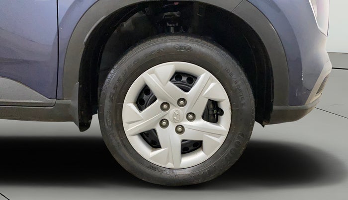 2021 Hyundai VENUE S 1.2, Petrol, Manual, 66,300 km, Right Front Wheel