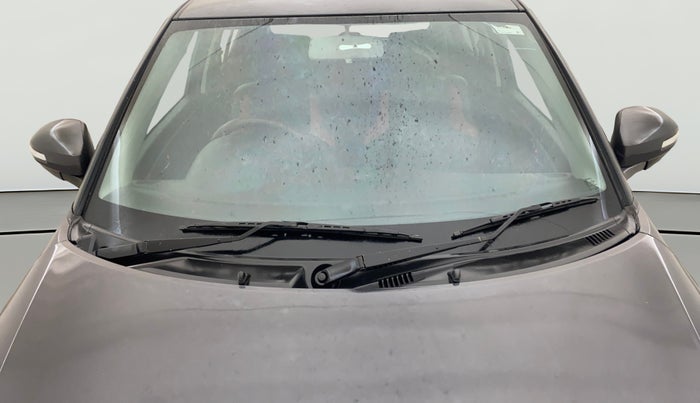 2016 Maruti Swift VXI, Petrol, Manual, 1,02,697 km, Front Windshield