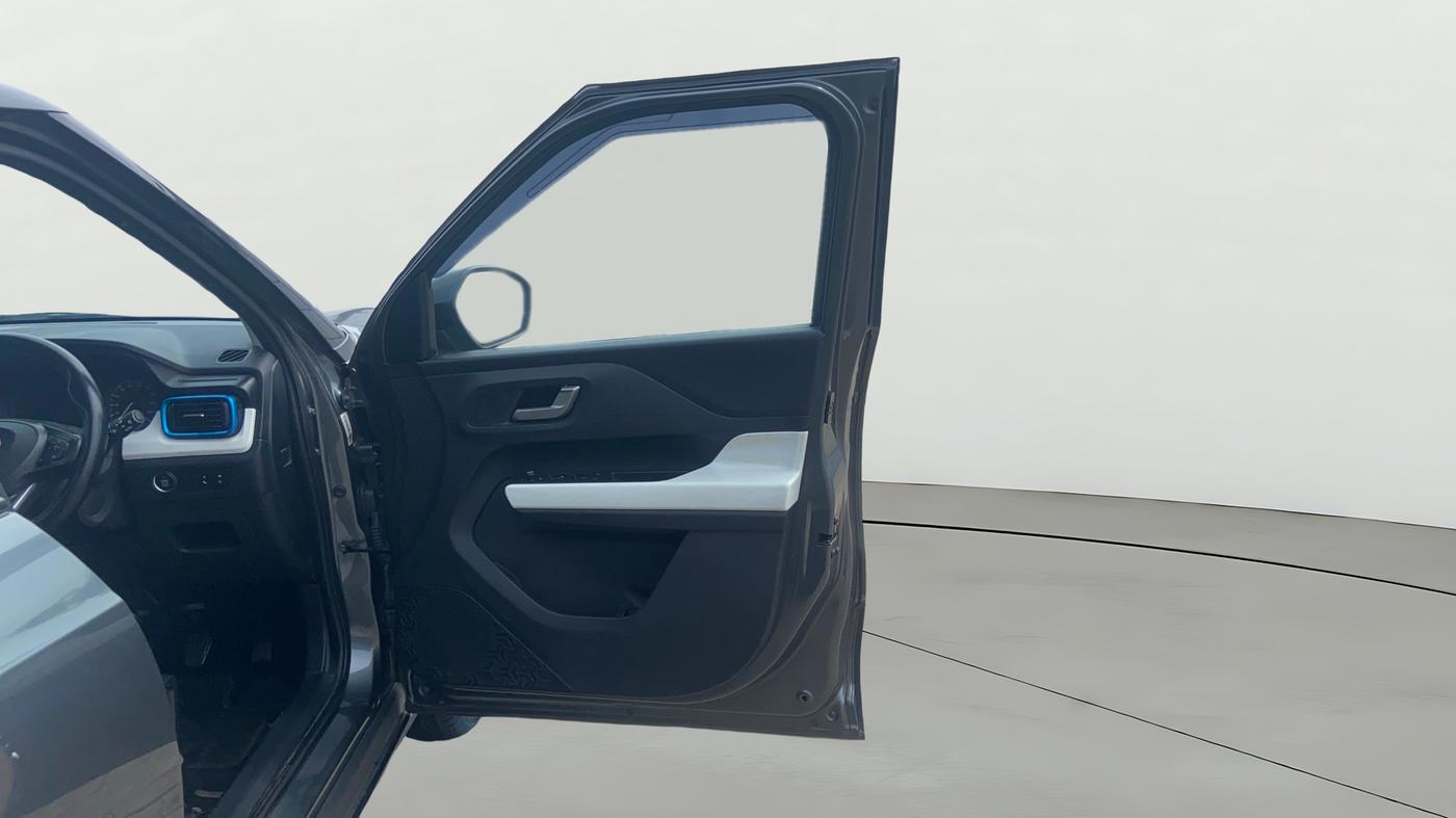 2024 Tata PUNCH Creative Dual Tone MT Sunroof, Petrol, Manual, 25,540 km, RHS Front Door