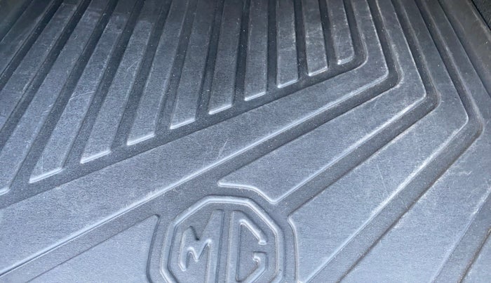 2022 MG ASTOR SMART 1.5 CVT, Petrol, Automatic, 18,352 km, Boot Open Zoomed View