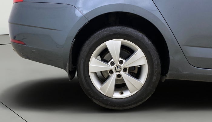 2017 Skoda Octavia STYLE 1.8 TSI AT, Petrol, Automatic, 92,155 km, Right Rear Wheel