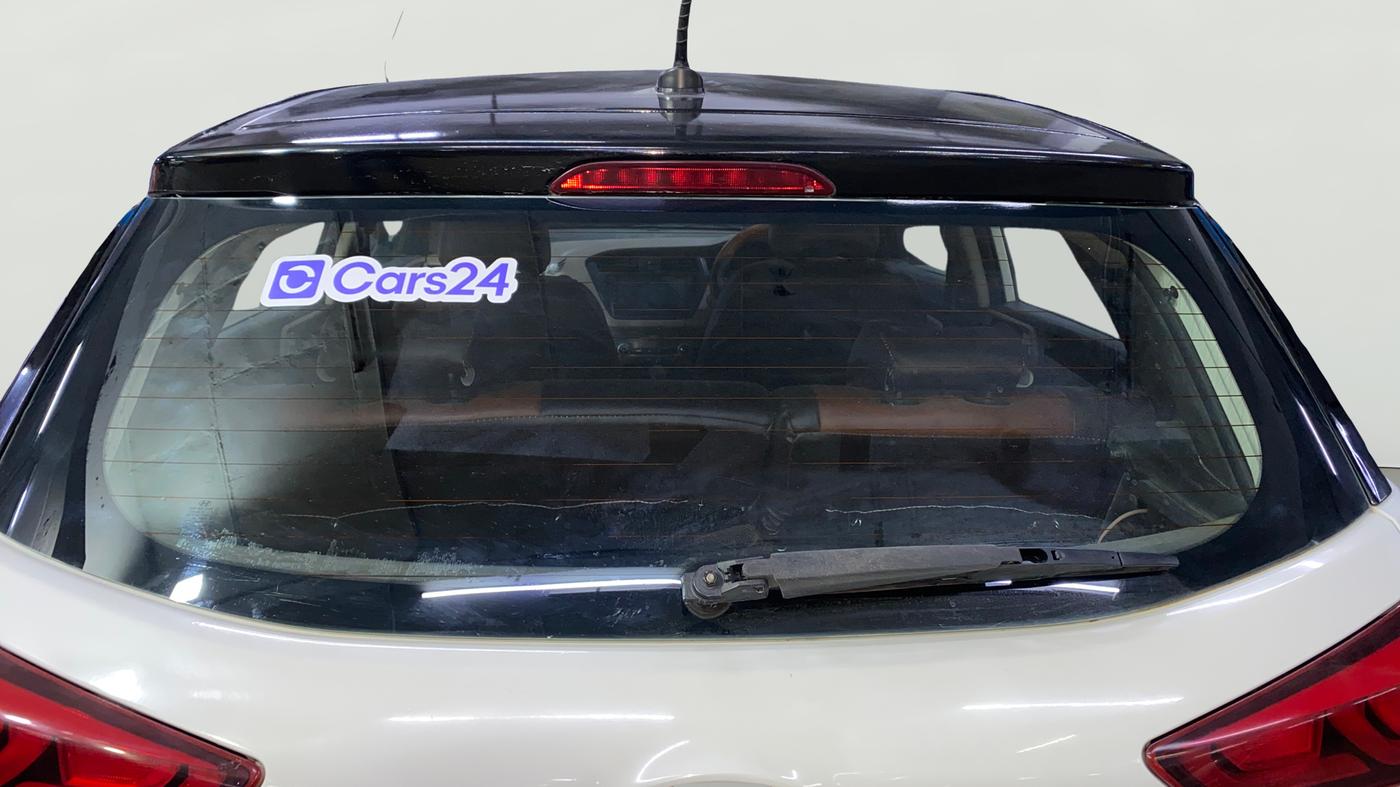 2018 Hyundai Elite i20 ASTA 1.2 (O), CNG, Manual, 1,07,247 km, Rear Windshield