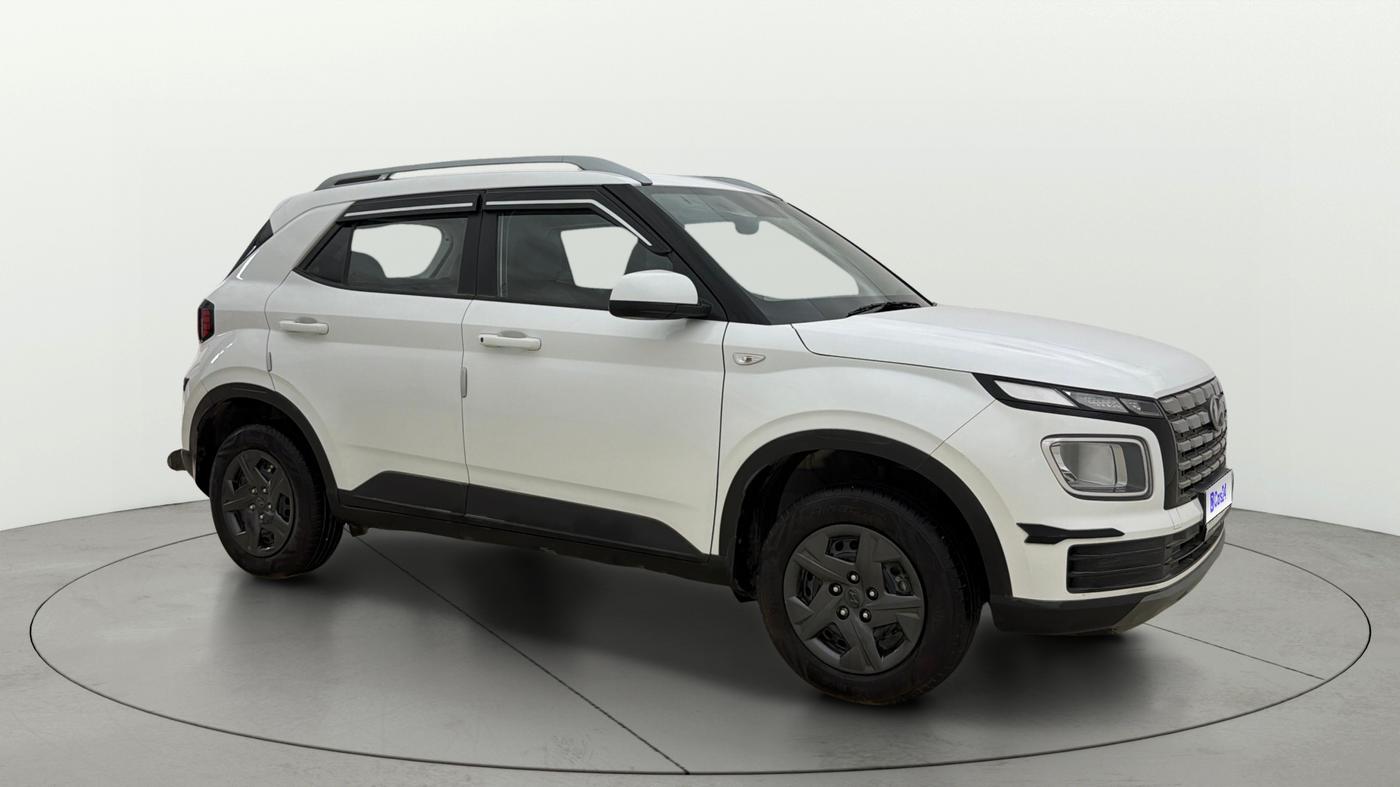 2025 Hyundai VENUE S 1.2, Petrol, Manual, 9,726 km, Right Front Diagonal