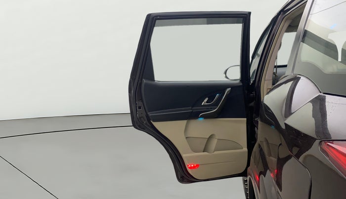 2017 Mahindra XUV500 W10 AT, Diesel, Automatic, 78,236 km, LHS Rear Door