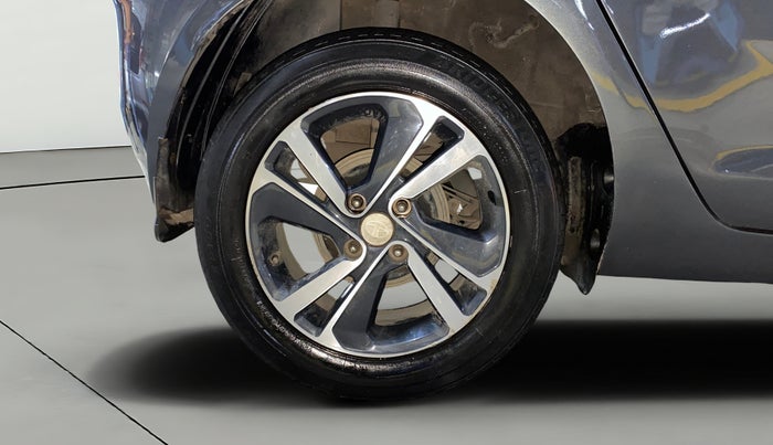 2023 Tata ALTROZ  XZ PLUS (S) , Diesel, Manual, 54,159 km, Right Rear Wheel