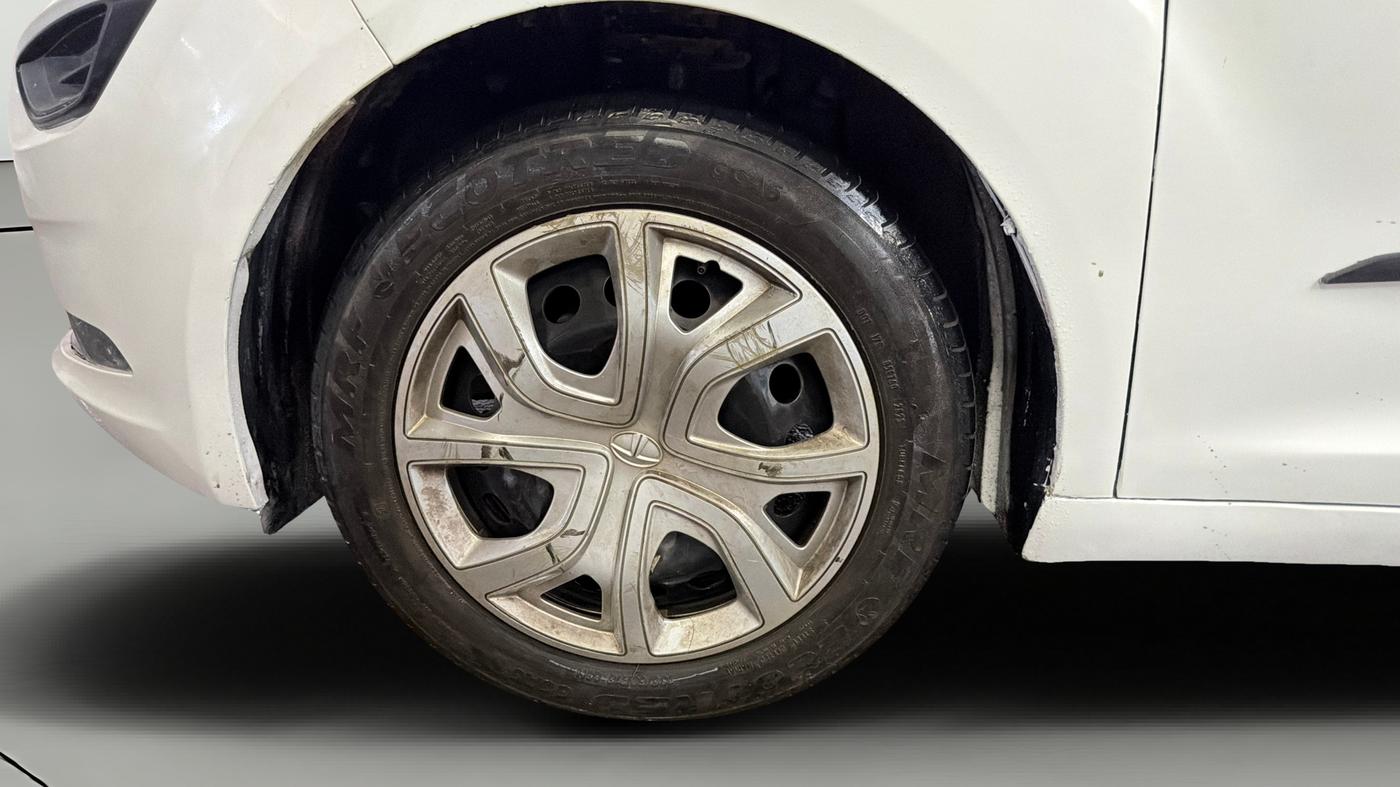2023 Tata ALTROZ XM PETROL, Petrol, Manual, 51,148 km, Left Front Wheel