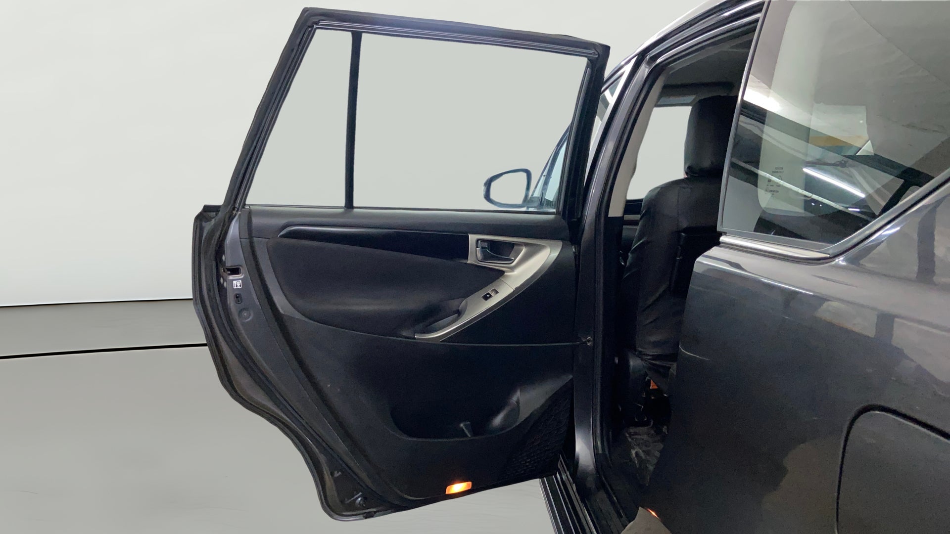 camera-LHS-Rear-Door