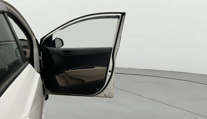 2019 Hyundai Xcent S 1.2, Petrol, Manual, 31,094 km, RHS Front Door