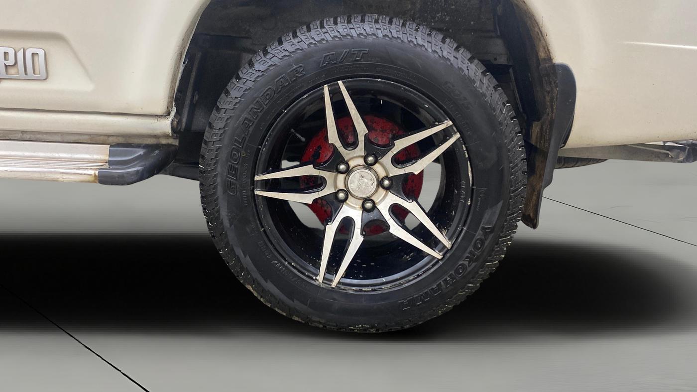 2017 Mahindra Scorpio S5, Diesel, Manual, 1,28,874 km, Left Rear Wheel
