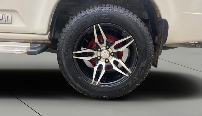 2017 Mahindra Scorpio S5, Diesel, Manual, 1,29,150 km, Left Rear Wheel