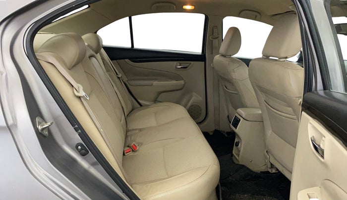 2015 Maruti Ciaz ZXI+, CNG, Manual, 78,804 km, Right Side Rear Door Cabin