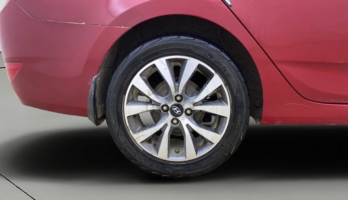 2015 Hyundai Verna FLUIDIC 4S 1.6 VTVT S(O), Petrol, Manual, 65,834 km, Right Rear Wheel