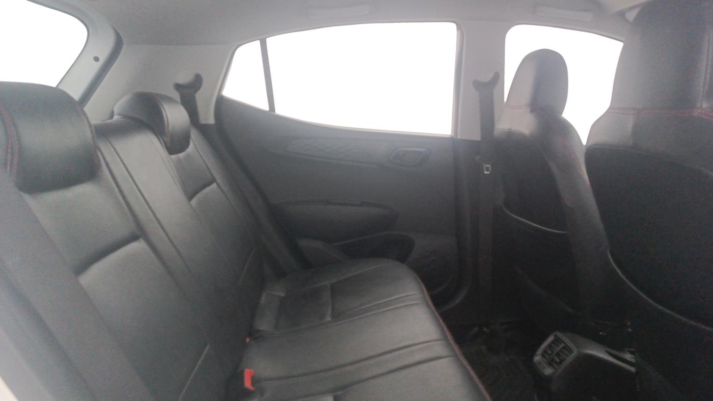 2022 Hyundai GRAND I10 NIOS MAGNA CORPORATE EDITION 1.2 KAPPA VTVT, Petrol, Manual, 35,877 km, Right Side Rear Door Cabin