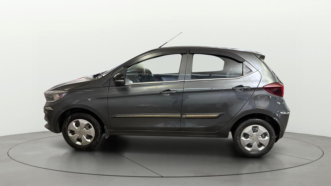 2023 Tata Tiago XT (O) PETROL, Petrol, Manual, 51,998 km, Left Side