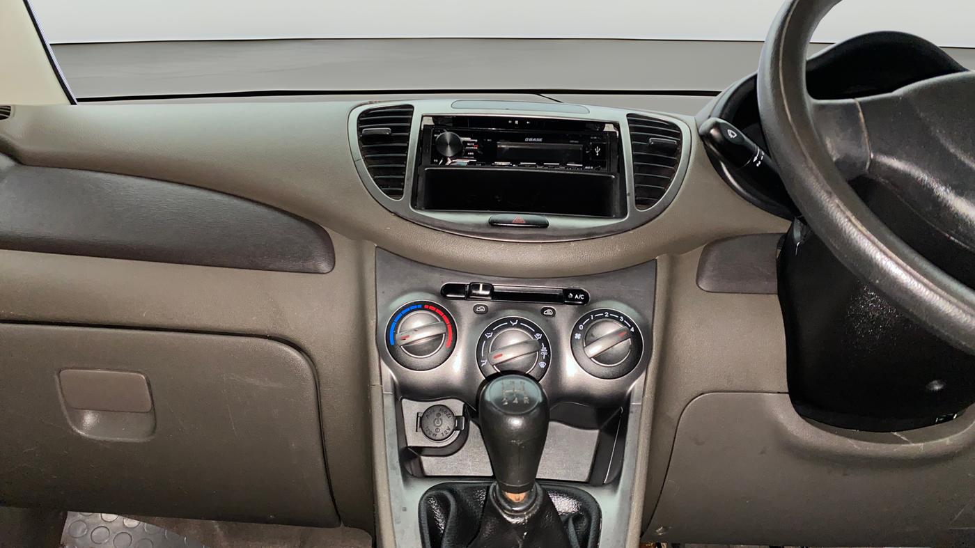 2013 Hyundai i10 MAGNA 1.2, Petrol, Manual, 1,04,687 km, Air Conditioner