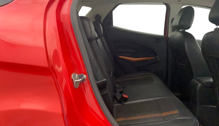 2020 Ford Ecosport TITANIUM 1.5L SPORTS(SUNROOF) DIESEL, Diesel, Manual, 70,220 km, Right Side Rear Door Cabin