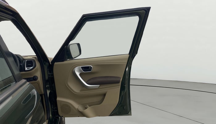 2017 Mahindra TUV300 T8, Diesel, Manual, 75,303 km, RHS Front Door