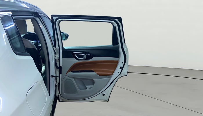 2021 Jeep Compass LIMITED (O) 2.0 DIESEL 4X4 AT, Diesel, Automatic, 1,09,401 km, RHS Rear Door