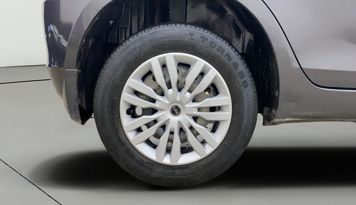 2017 Maruti Swift VDI (O), Diesel, Manual, 48,197 km, Right Rear Wheel