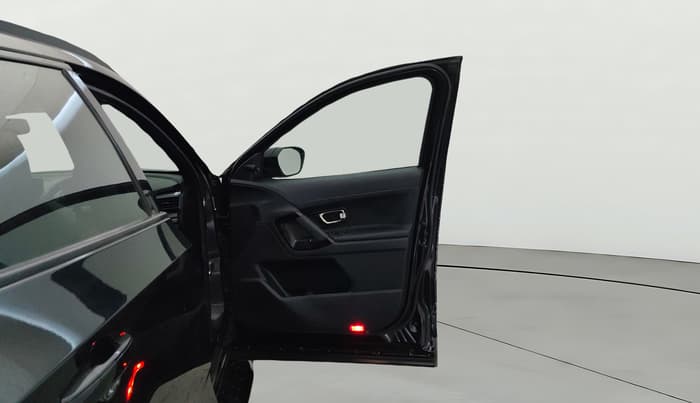 2024 Tata Harrier FEARLESS DARK EDITION AT, Diesel, Automatic, 44,841 km, RHS Front Door