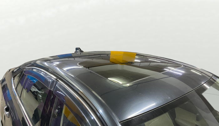 2022 Volkswagen VIRTUS TOPLINE TSI 1.0 AT, Petrol, Automatic, 16,917 km, Roof