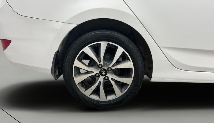 2016 Hyundai Verna 1.6 VTVT SX, Petrol, Manual, 99,271 km, Right Rear Wheel