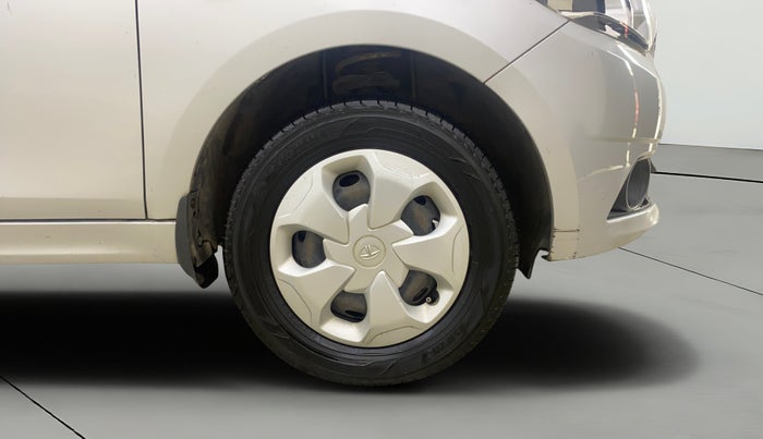 2018 Tata Tiago XTA PETROL, Petrol, Automatic, 25,432 km, Right Front Wheel