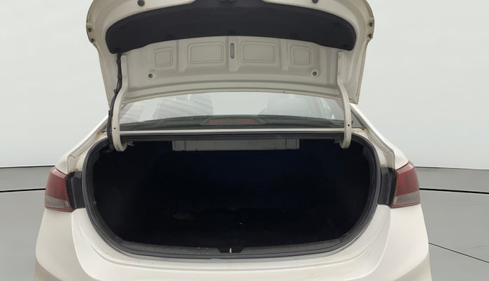 2018 Hyundai Verna 1.6 VTVT SX O, Petrol, Manual, 95,937 km, Boot Open Zoomed View